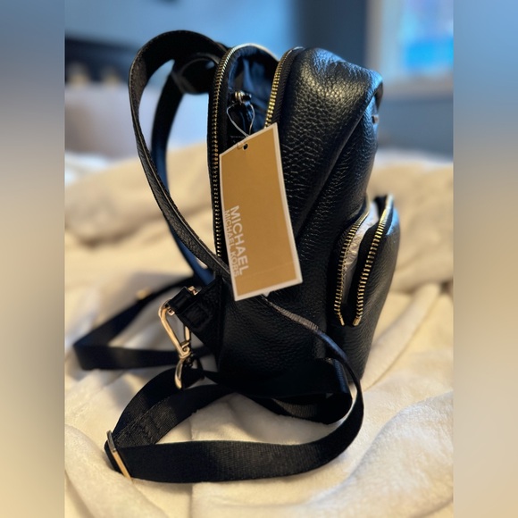 New Tag On Leather Small Michael Kors Backpack. - Picture 7 of 7